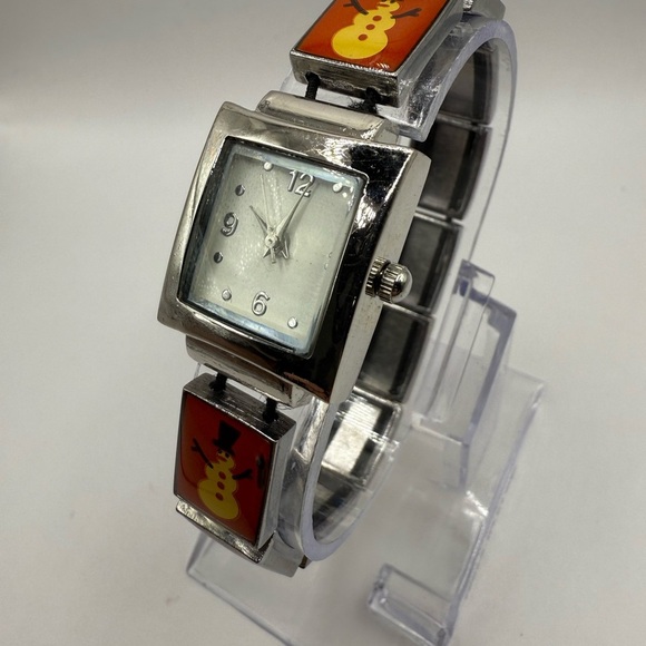 Snowman Women's Watch Silver Case Red White (New Battery) Stretch Bracelet - Picture 4 of 9